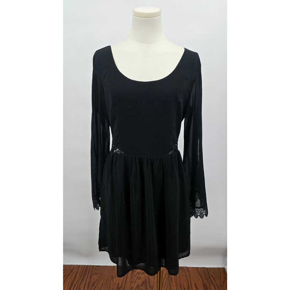Daytrip Black Lace Sleeve Babydoll Dress Boho Whimsigoth Open Back Size M